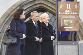 Jaroslav Kubera, Vera Kuberova, mourning ceremony, Karel Gott, Prague Castle