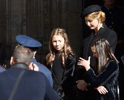 Nelly Sofie Gottova, Ivana Gottova, Charlotte Ella Gottova, mourning ceremony, Karel Gott, St Vitus Cathedral, Prague Castle