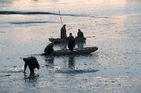 fishermen, fishing, fish, Zehunsky pond