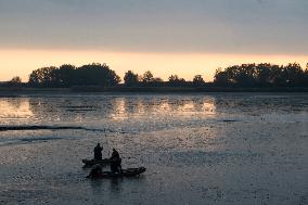 fishermen, fishing, fish, Zehunsky pond