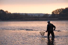 fishermen, fishing, fish, Zehunsky pond