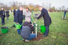 Andrej Babis, oak tree planting, Richard Brabec, Tunde Bartha, Zdenek Kiesenbauer