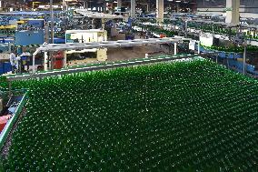 Production of glass bottles, company O-I