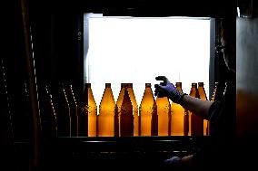 Production of glass bottles, company O-I