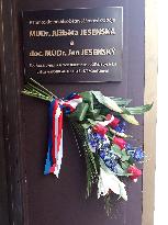 memorial plaque commemorating anti-Nazi resistance fighters Alzbeta and Jan Jesensky was unveiled in Prague