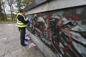 specialized company began to clean the Red Army Memorial in Ostrava