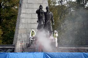 specialized company began to clean the Red Army Memorial in Ostrava