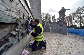 specialized company began to clean the Red Army Memorial in Ostrava