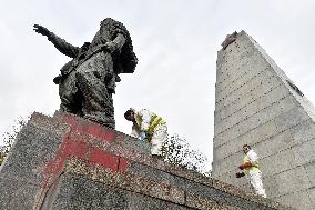 specialized company began to clean the Red Army Memorial in Ostrava