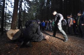 police train reintroduction of border between Czechia and Slovakia