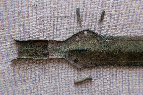 Early Bronze Age sword found