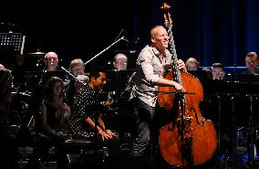 Avishai Cohen accompanied by Czech Radio Symphonic Orchestra