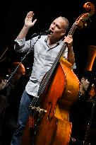 Avishai Cohen accompanied by Czech Radio Symphonic Orchestra