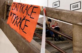 Climate strike starts at Charles University Faculty of Arts
