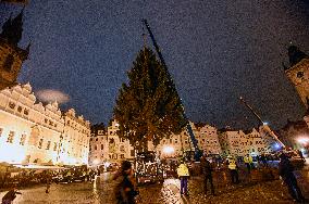 Prague Christmas tree, Old Town Square, installation