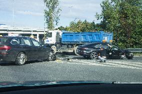 car accident, Sporilovska and Jizni spojka streets crossing