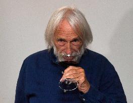 Pierre Richard in Prague, wine