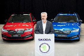 MICHAEL OELJEKLAUS, board member, Plug-in hybrid Skoda Superb iV, Kvasiny plant, production