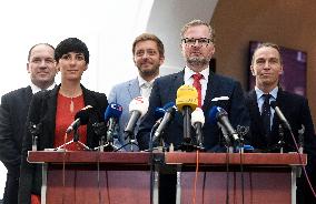 Czech opposition parties, politicians