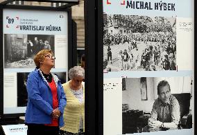 The Byli jsme pri tom (We Were There) street exhibition presents unpublished Velvet Revolution images