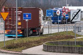 No traffic jams accompany launch of new toll system in Czechia, New toll collection system, CzechToll