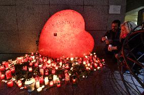 The Heart for Vaclav Havel memorial, candles