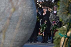 Andrej Babis, Karel Havlicek, Memorial to 13 miners killed by methane blast unveiled
