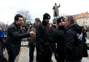 Supporters and opponents of Konev statue verbally clash in Prague, Pavel Novotny, police officers