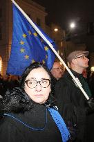 Thousand robes march in Warsaw