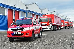 Czech humanitarian aid convoy leaving for Sarajevo