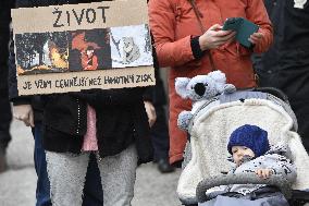 happening in connection with Australian huge fires was held in Prague