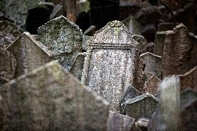 Prague, gravestones, The Old Jewish Cemetery