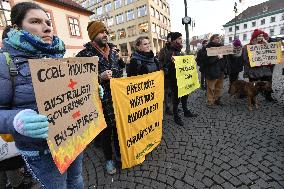 A demonstration to express solidarity with victims of fires in Australia, warn of climate policy, protection
