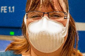 Daniela Jandova, respiratory mask, face mask