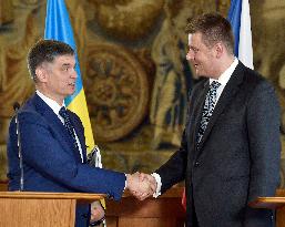 Tomas Petricek, Vadym Prystaiko