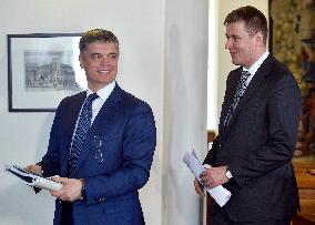 Tomas Petricek, Vadym Prystaiko