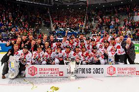 The Swedish team Frolunda, winner, ice-hockey Champions League 2020, hockey players