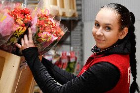 Florea, flower delivery company, bouquet, roses, rose