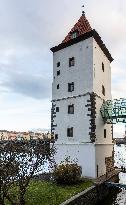 Malostranska vodarna, water, tower, waterworks, Detsky ostrov, restaurant, bridge, Prague, city, town, building, river Vltava