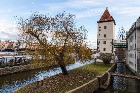 Malostranska vodarna, water, tower, waterworks, Detsky ostrov, restaurant, bridge, Prague, city, town, building, river Vltava