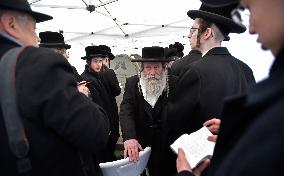 Rabbi Shabbatai ben Meir HaKohen, known as the  Shakh, Holesov, grave