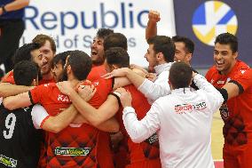 Players of Spor Toto Ankara celebrate a victory
