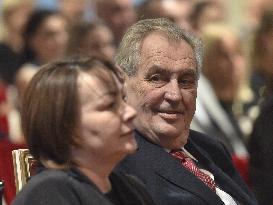 Milos Zeman, Ivana Zemanova