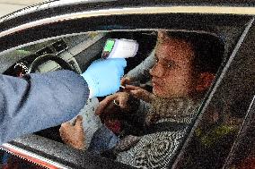 medical checks at the Mikulov-Drasenhofen border crossing