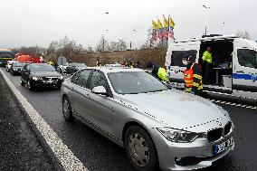 medical checks at the Pomezi nad Ohri-Schirnding, border crossing