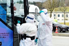 medical checks at the Rozvadov-Waidhaus border crossing