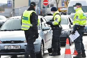 medical checks at the Rozvadov-Waidhaus border crossing