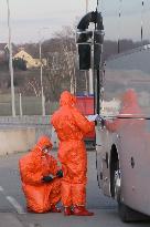 medical checks at the Gorzyczki border crossing