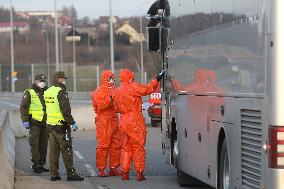 medical checks at the Gorzyczki border crossing