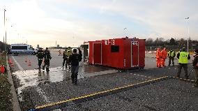 medical checks at the Gorzyczki border crossing